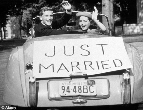 Top 10 Unique Wedding Gift Ideas For The Bride & Groom