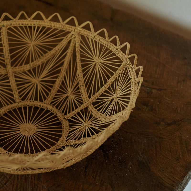 Hand woven raffia bowl with frill edge