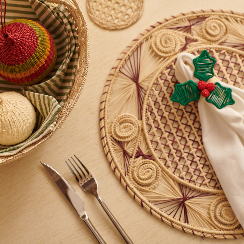 Palmito Woven Holly Napkin Rings Forest (Set of 4) - The Colombia Collective