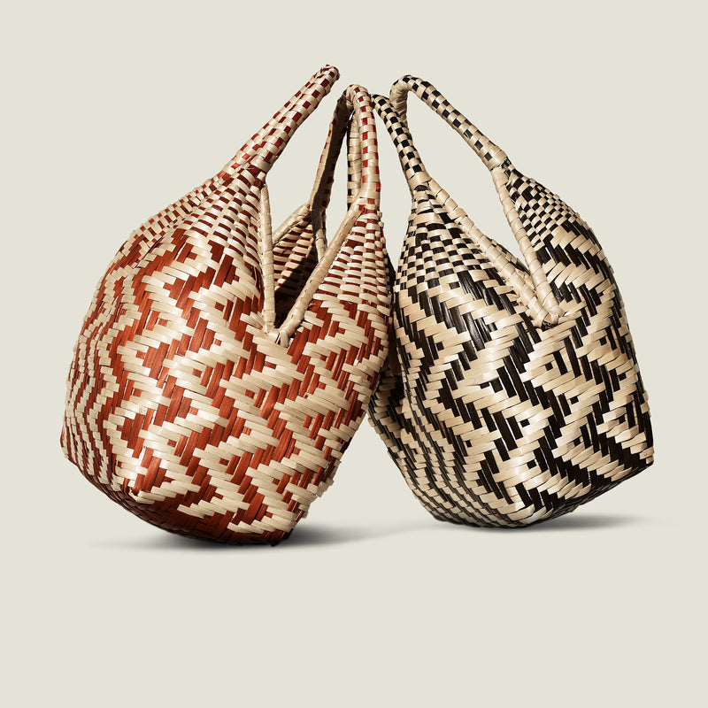 Guapi Cuatro Tetas Clutch - The Colombia Collective
