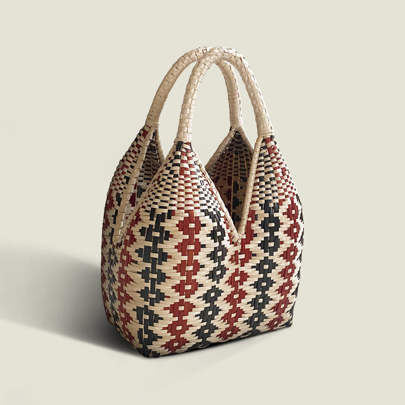 Guapi Cuatro Tetas Clutch - The Colombia Collective