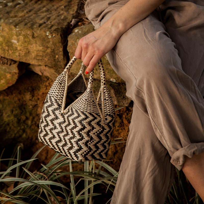 Guapi Cuatro Tetas Clutch - The Colombia Collective